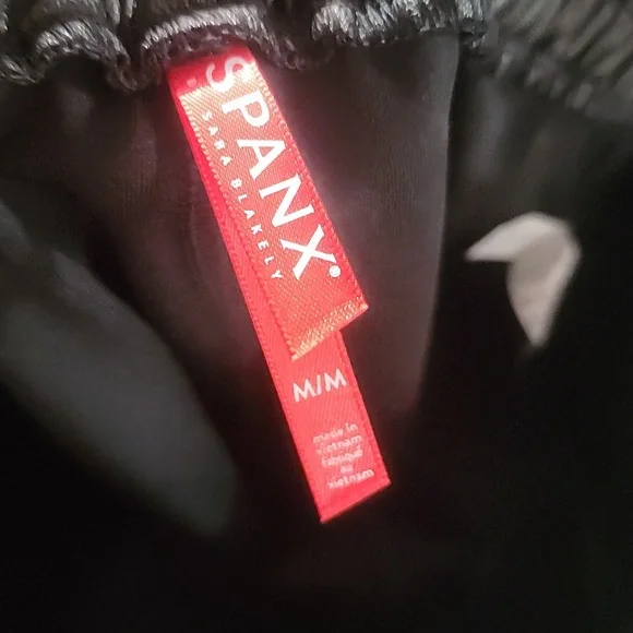 SPANX NWT LEATHER PANTS SIZE MEDIUM - Picture 4 of 6